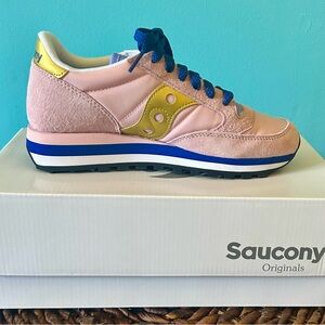 New in the box Saucony Jazz Triple size 7 👟